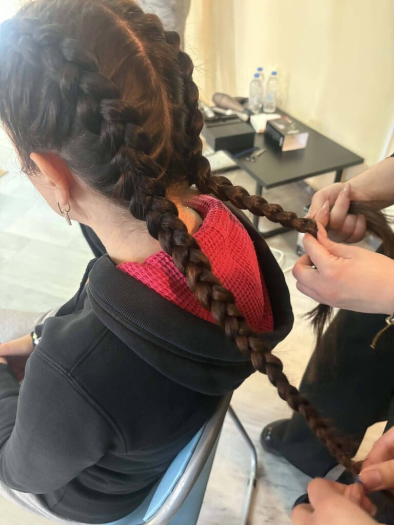 Η Κομμωτική της ΕΠΑΣ Πάτρας στηρίζει την «Ελπίδα» ΦΩΤΟ