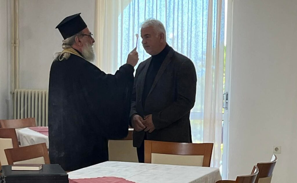 Ευχέλαιο στο «Κωνσταντοπούλειο» Ευγηρίο ΦΩΤΟ