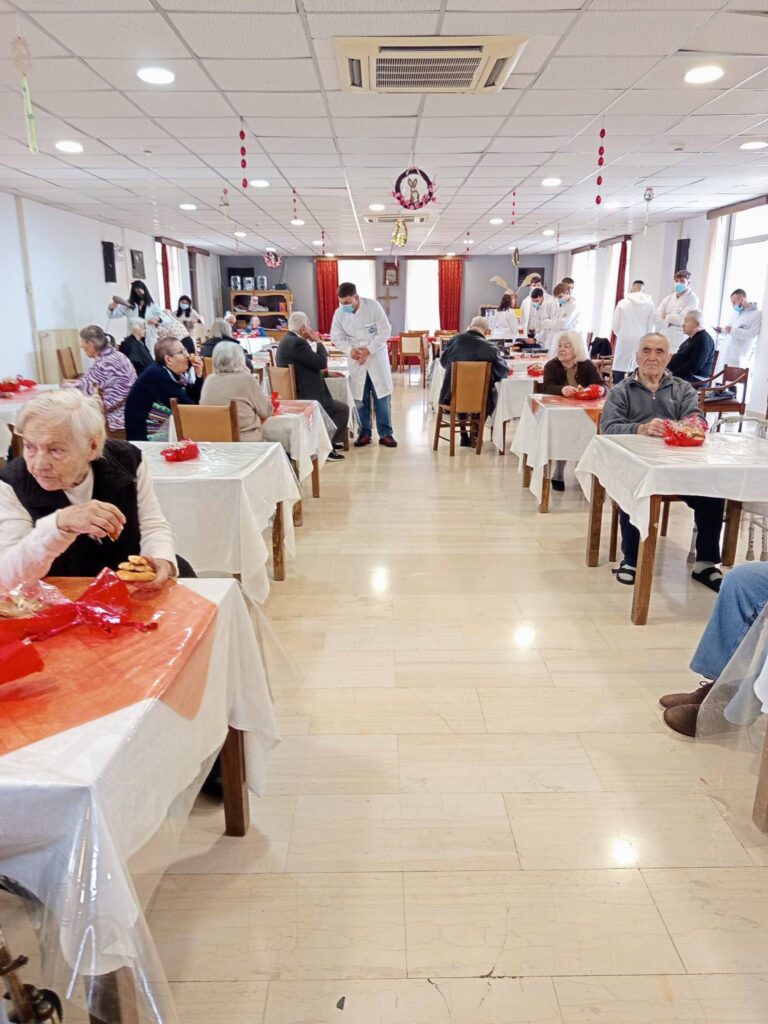 H Κομμωτική της ΕΠΑΣ Πάτρας στο «Κωνσταντοπούλειο» Ευγηρείο