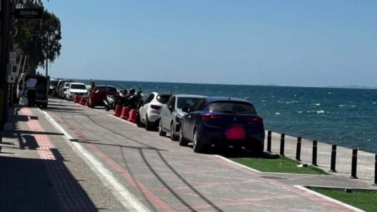 Ρίο: Ανεξέλεγκτο παρκάρισμα στον νέο πεζόδρομο της παραλιακής - Ερχονται κυρώσεις στους οδηγούς ΦΩΤΟ