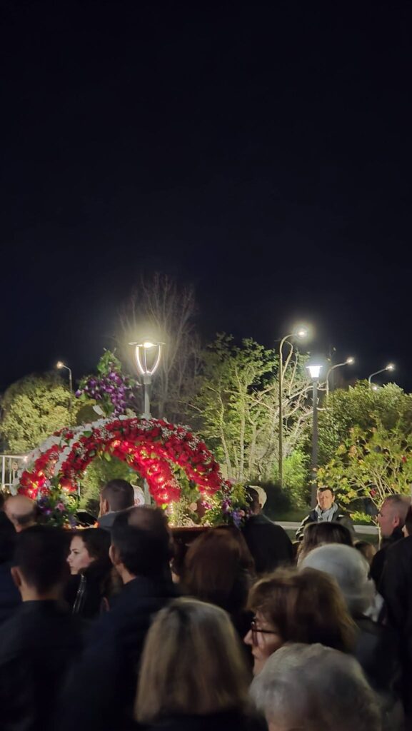 Η περιφορά του Επιταφίου στην Πανεπιστημιούπολη Ρίου ΦΩΤΟ