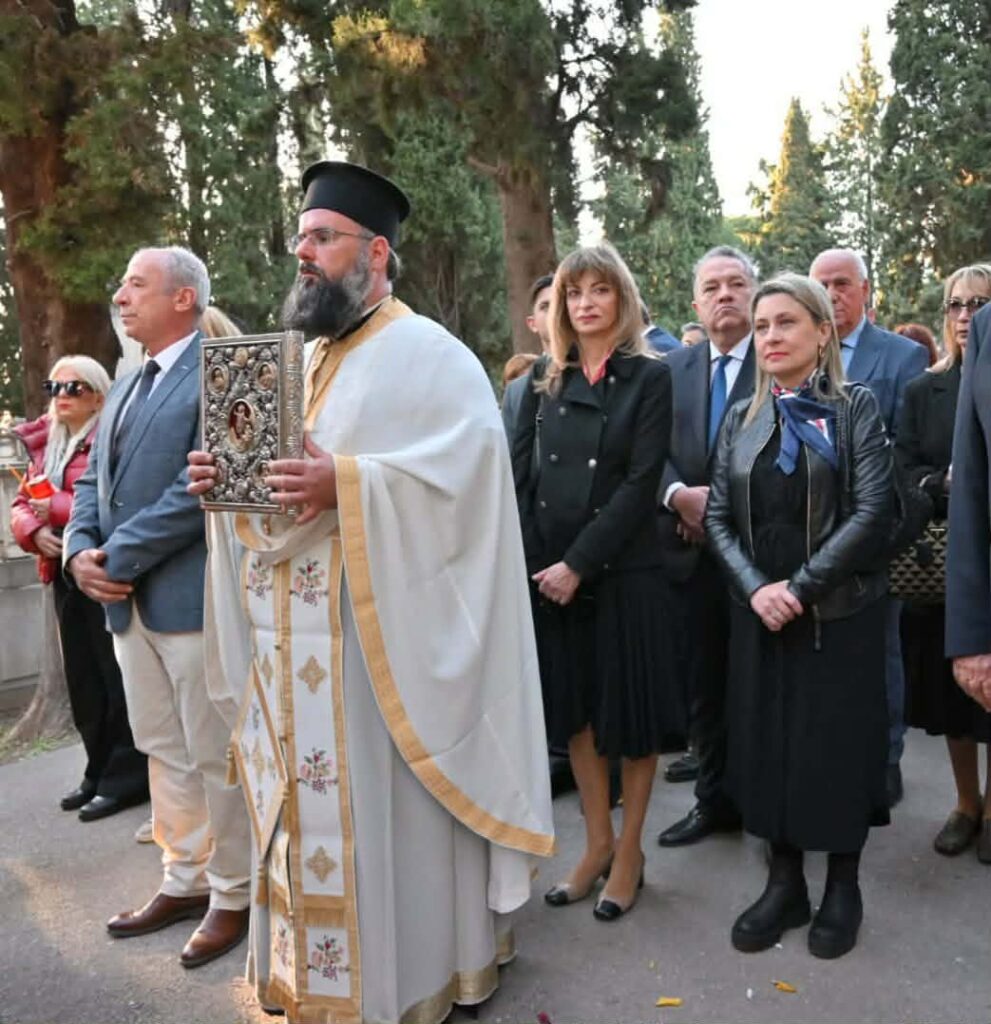 Η Περιφορά Επιταφίων της Πάτρας ΦΩΤΟ