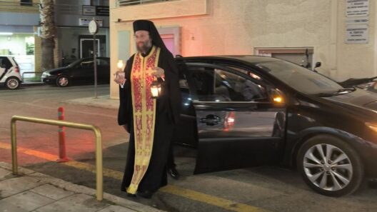 Αχαΐα: Αφίχθη το Αγιο Φως εκ του Παναγίου Τάφου - Ποιοι ήσαν παρόντες ΦΩΤΟ 36 Αχαΐα: Αφίχθη το Αγιο Φως εκ του Παναγίου Τάφου - Ποιοι ήσαν παρόντες ΦΩΤΟ