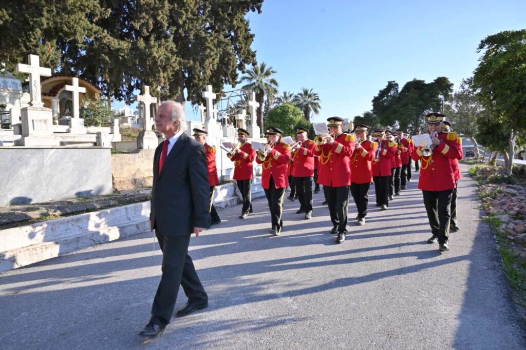 Η Περιφορά Επιταφίων της Πάτρας ΦΩΤΟ