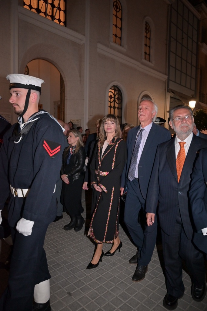 Η Περιφορά Επιταφίων της Πάτρας ΦΩΤΟ