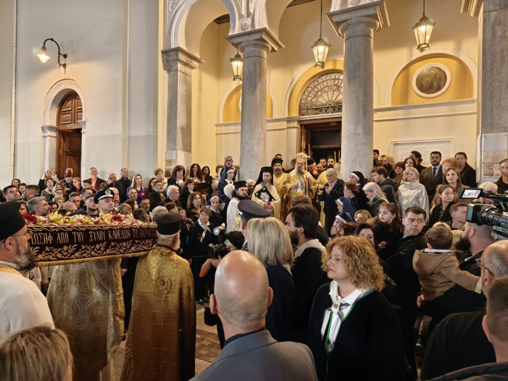 Η Περιφορά Επιταφίων της Πάτρας ΦΩΤΟ