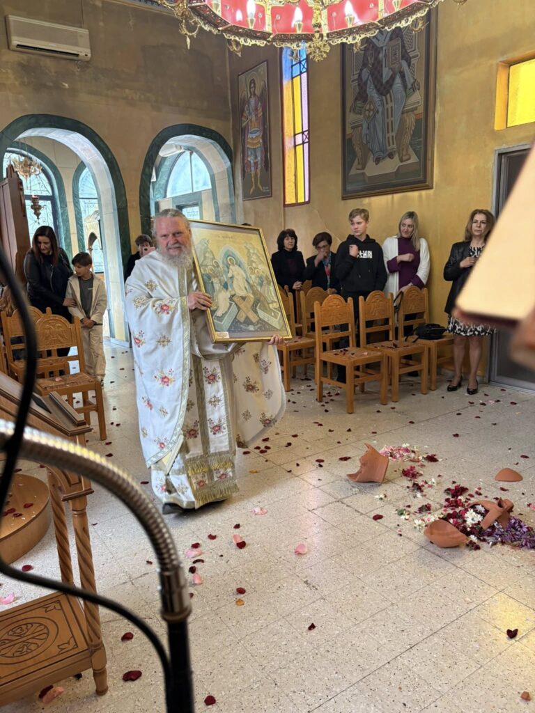 Η πρώτη Ανάσταση στον Ιερό Ναό Αγίων Πάντων Ροδινής ΦΩΤΟ 25 Η πρώτη Ανάσταση στον Ιερό Ναό Αγίων Πάντων Ροδινής ΦΩΤΟ