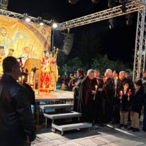 Αχαΐα: Σε δύο περιοχές για Επιτάφιο και Ανάσταση ο Ευρωβουλευτής Δημήτρης Τσιόδρας ΦΩΤΟ 17 Αχαΐα: Σε δύο περιοχές για Επιτάφιο και Ανάσταση ο Ευρωβουλευτής Δημήτρης Τσιόδρας ΦΩΤΟ