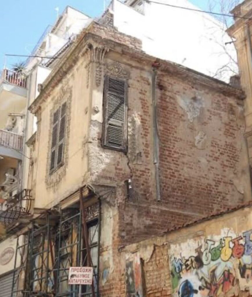 Πάτρα: Περί τα 330 τα ξεχασμένα νεοκλασικά κτίρια «γάγγραινα» στην πόλη ΦΩΤΟ 25 Πάτρα: Περί τα 330 τα ξεχασμένα νεοκλασικά κτίρια «γάγγραινα» στην πόλη ΦΩΤΟ