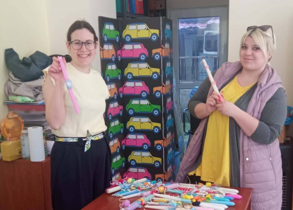 Το «Φωτεινό Αστέρι» μοίρασε Πασχαλινά δώρα σε παιδιά ΦΩΤΟ