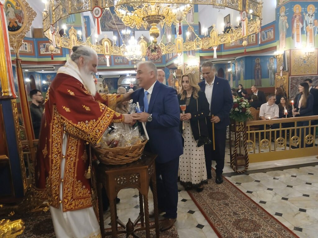 Ο εσπερινός της Αγάπης στον Μητροπολιτικό ναό της Φανερωμένης Αιγίου ΦΩΤΟ