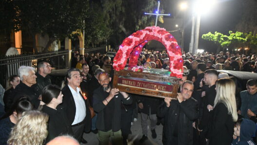 Η Δημοτική Αρχή στην Περιφορά Επιταφίων της Πάτρας ΦΩΤΟ