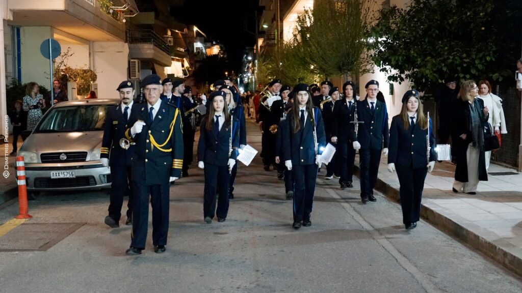 Η συνάντηση Επιταφίων κεντρικών Ενοριών του Αιγίου ΒΙΝΤΕΟ-ΦΩΤΟ