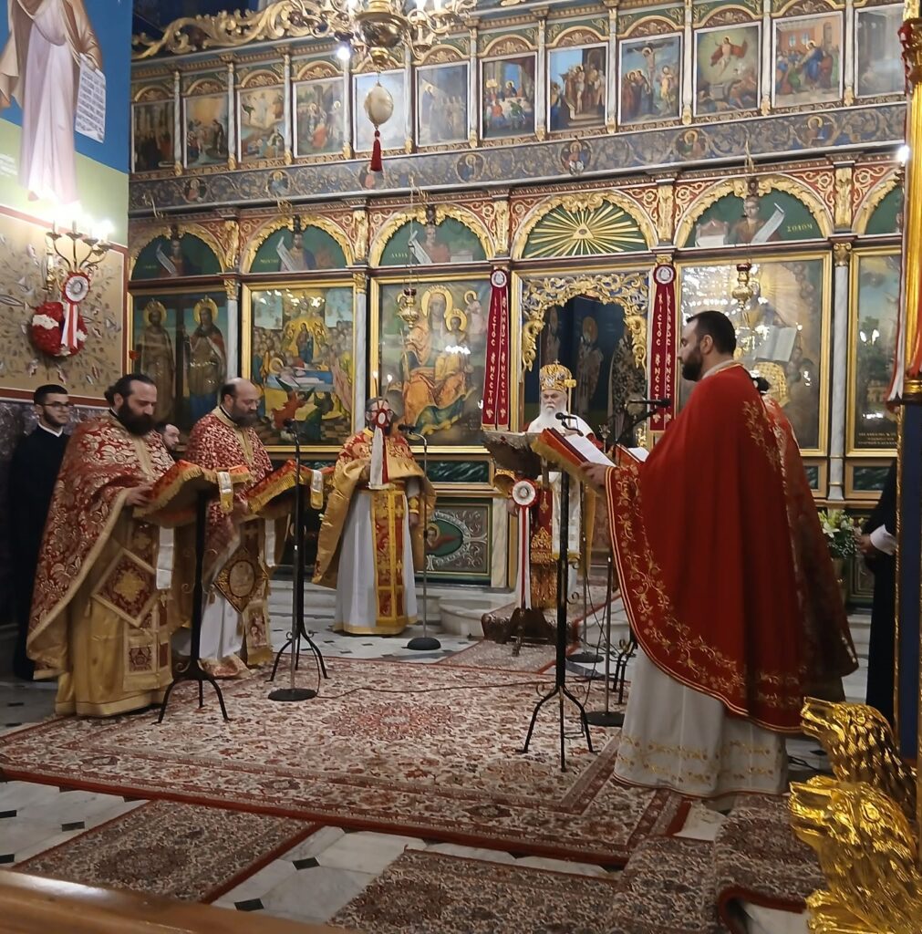 Ο εσπερινός της Αγάπης στον Μητροπολιτικό ναό της Φανερωμένης Αιγίου ΦΩΤΟ