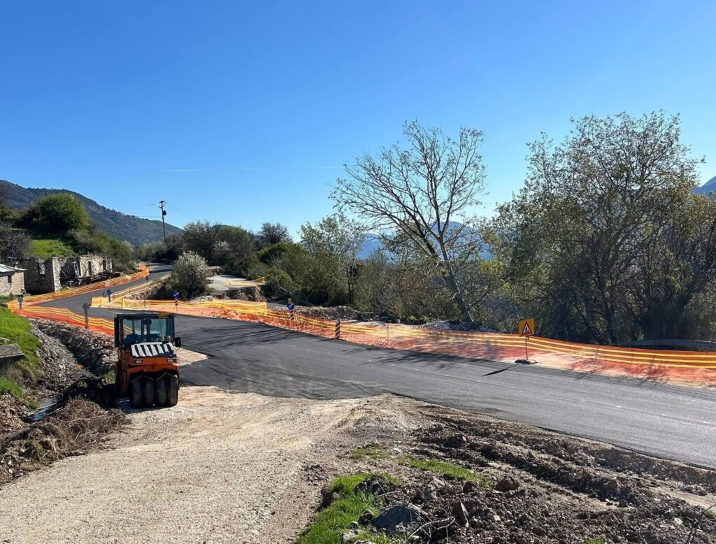 Πατρών-Τριπόλεως: Ασφαλτος στην μικρή παράκαμψη της «111» ΦΩΤΟ