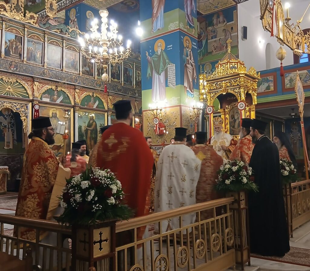 Ο εσπερινός της Αγάπης στον Μητροπολιτικό ναό της Φανερωμένης Αιγίου ΦΩΤΟ