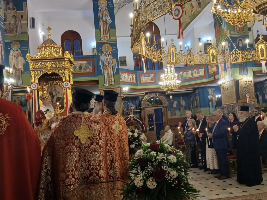 Ο εσπερινός της Αγάπης στον Μητροπολιτικό ναό της Φανερωμένης Αιγίου ΦΩΤΟ