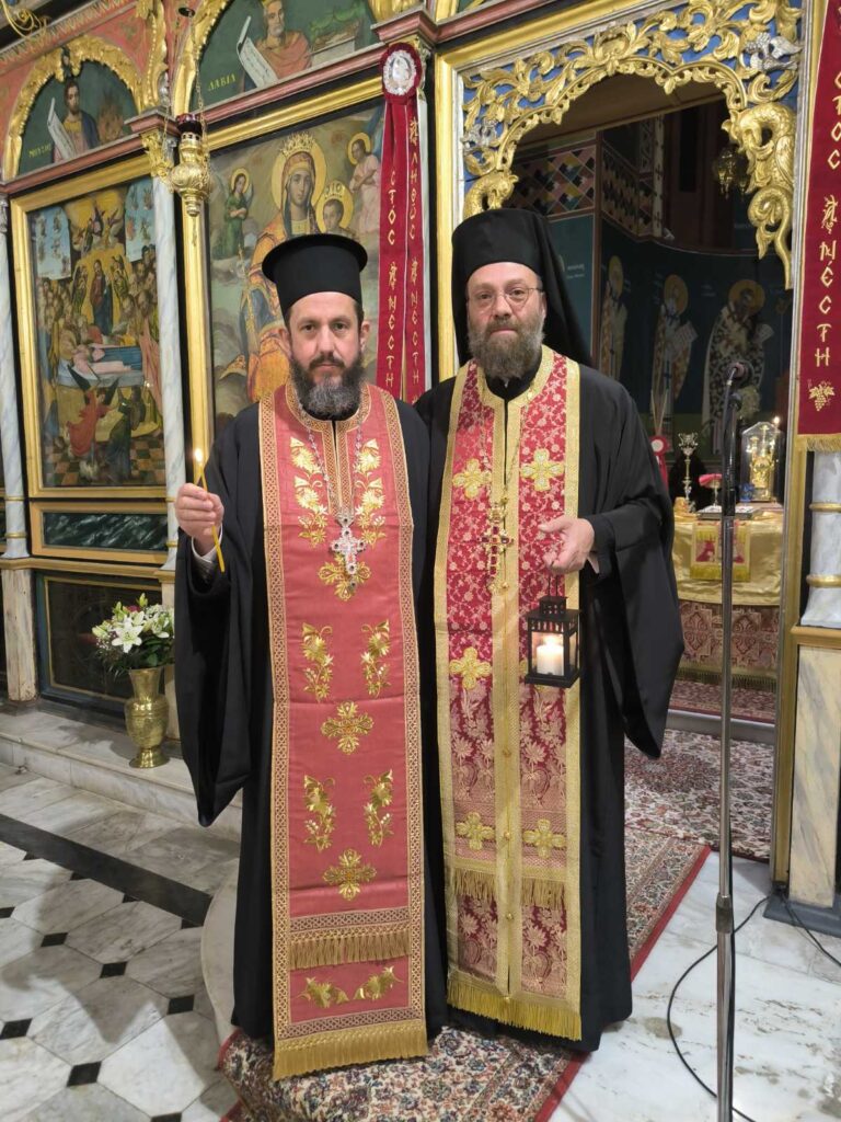 Αχαΐα: Η άφιξη του Αγίου Φωτός εκ του Παναγίου Τάφου - Ποιοι ήσαν παρόντες ΦΩΤΟ