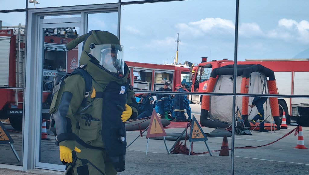 Πάτρα: Συναγερμός στο λιμάνι για ύποπτο δέμα ΦΩΤΟ