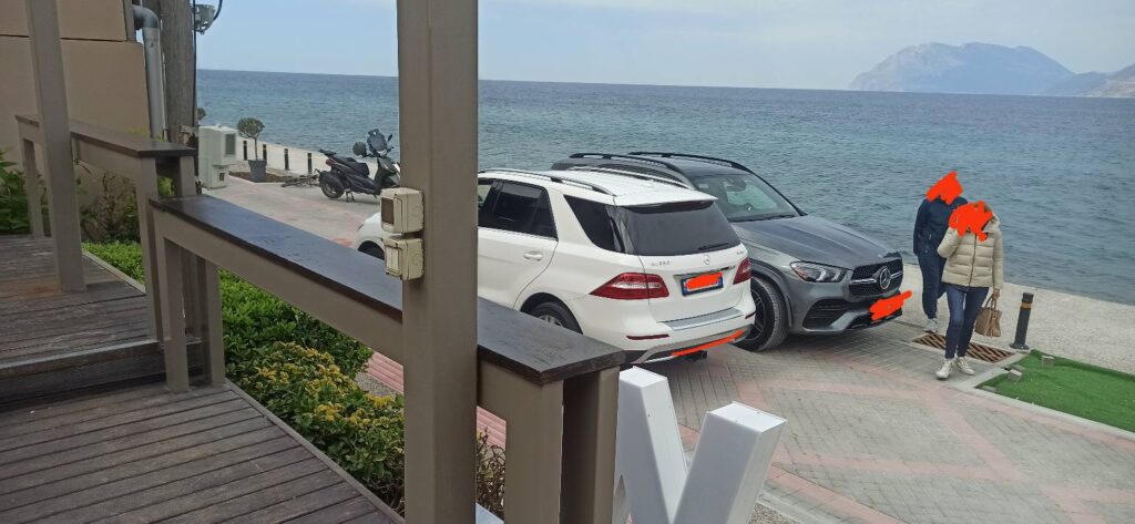 Ρίο: Ασυδοσία στην παραλιακή με στάθμευση στον καινούργιο πεζόδρομο ΦΩΤΟ 29 Ρίο: Ασυδοσία στην παραλιακή με στάθμευση στον καινούργιο πεζόδρομο ΦΩΤΟ