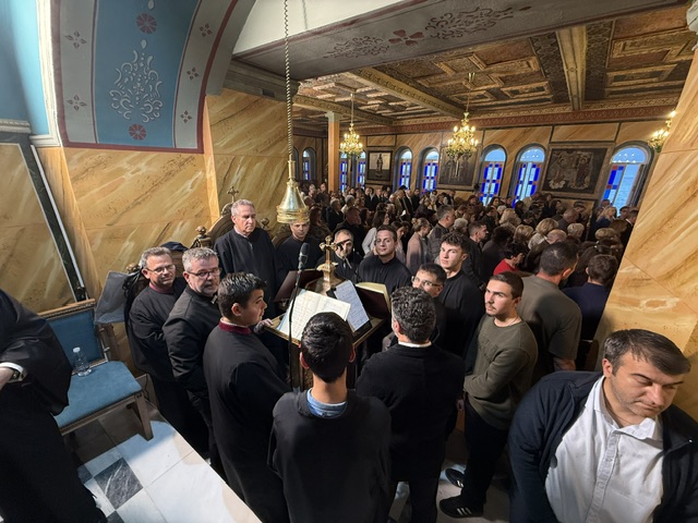 Η απόδοση της εορτής της Παναγίας Τρυπητής ΦΩΤΟ