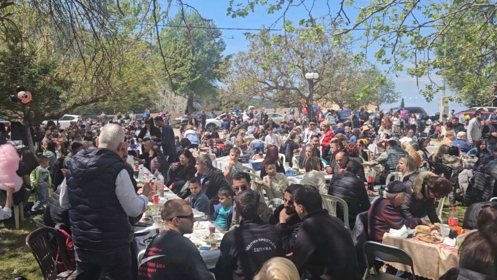 Το έθιμο της «Παναγίτσας» στο Παλαιό Σούλι Πατρών ΦΩΤΟ