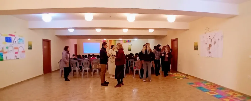 Η συγγραφέας-εκπαιδευτικός Αναστασία Ευσταθίου στο ΔΣ Φαρρών ΦΩΤΟ