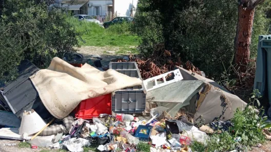 Πάτρα: Τραγική η κατάσταση με τα σκουπίδια - Παντού βρωμιά και ασυνειδησία ΦΩΤΟ