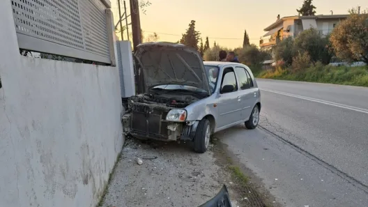 Πατρών-Πύργου: Οδηγός έπεσε σε μάντρα - Μηνύσεις από κατοίκους για οδική παγίδα ΦΩΤΟ