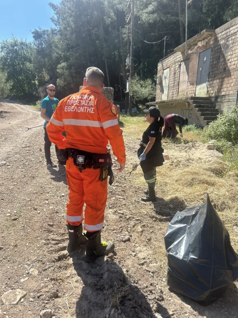 Δράση καθαρισμού στον Γλαύκο των Εθελοντών Πυροσβεστών Αχαΐας ΦΩΤΟ