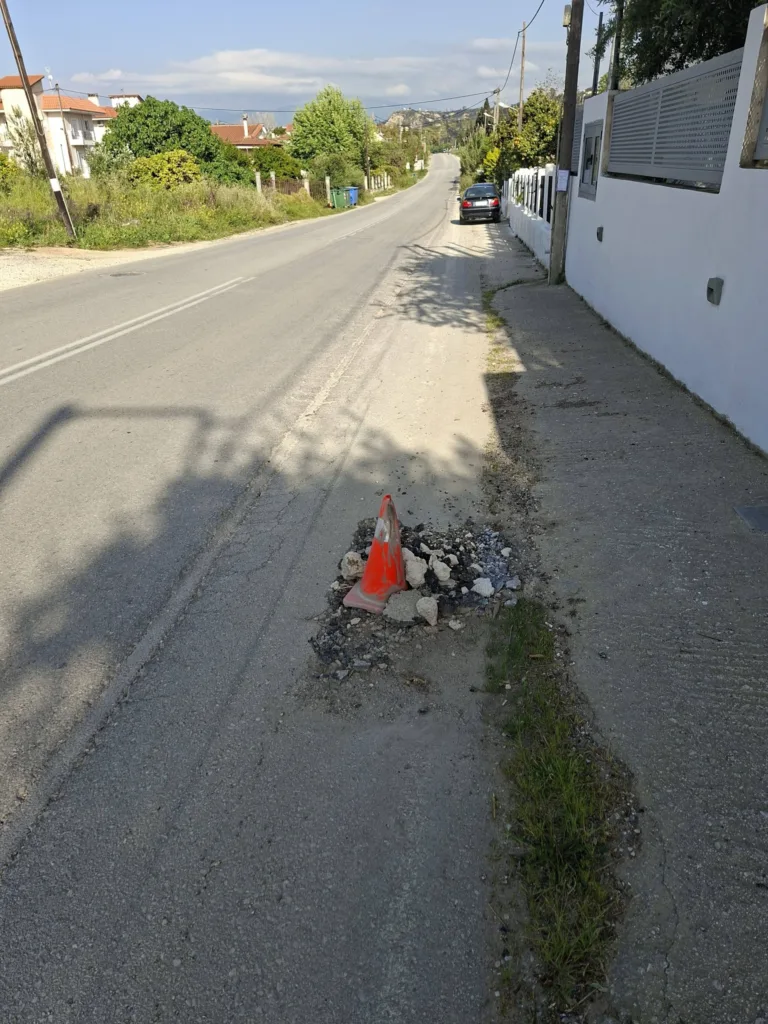 Πατρών-Πύργου: Οδηγός έπεσε σε μάντρα - Μηνύσεις από κατοίκους για οδική παγίδα ΦΩΤΟ