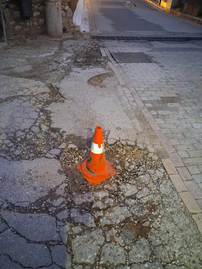 Λόγγος Αχαΐας: Σοβαρός τραυματισμός παιδιού σε έργο του δήμου ΦΩΤΟ