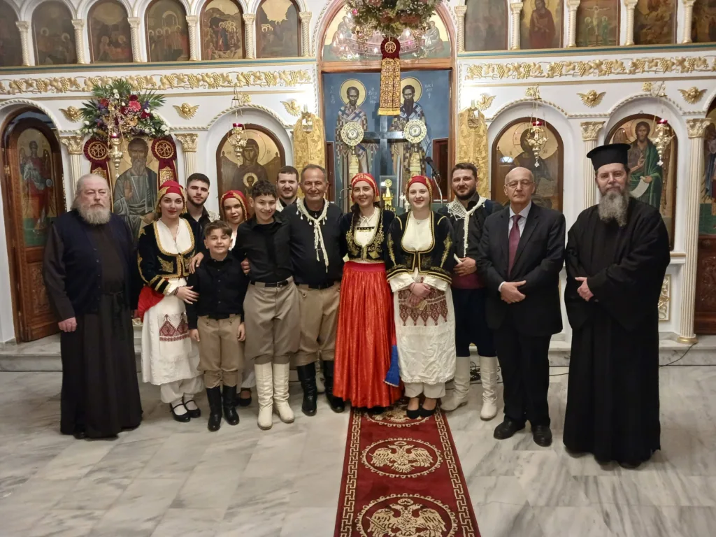 Περιφορά της εικόνας του Αγίου Νικοδήμου στο Ζαβλάνι Πατρών ΦΩΤΟ