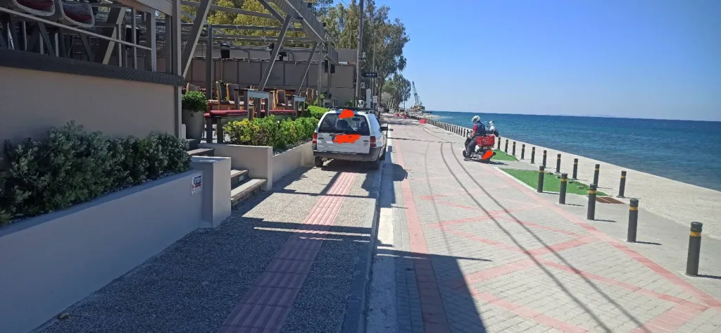 Ρίο: Εκλεισε, λόγω ασυδοσίας στο παρκάρισμα, η νέα παραλιακή οδός ΦΩΤΟ