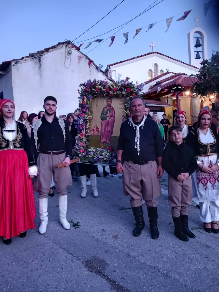 Περιφορά της εικόνας του Αγίου Νικοδήμου στο Ζαβλάνι Πατρών ΦΩΤΟ