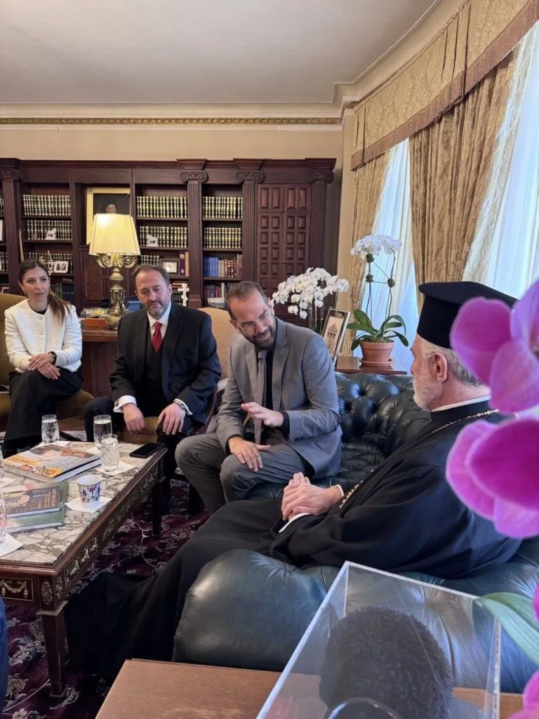 Πάτρα: Με «δώρα» της Δυτικής Ελλάδας στην Αμερική ο Φαρμάκης ΦΩΤΟ