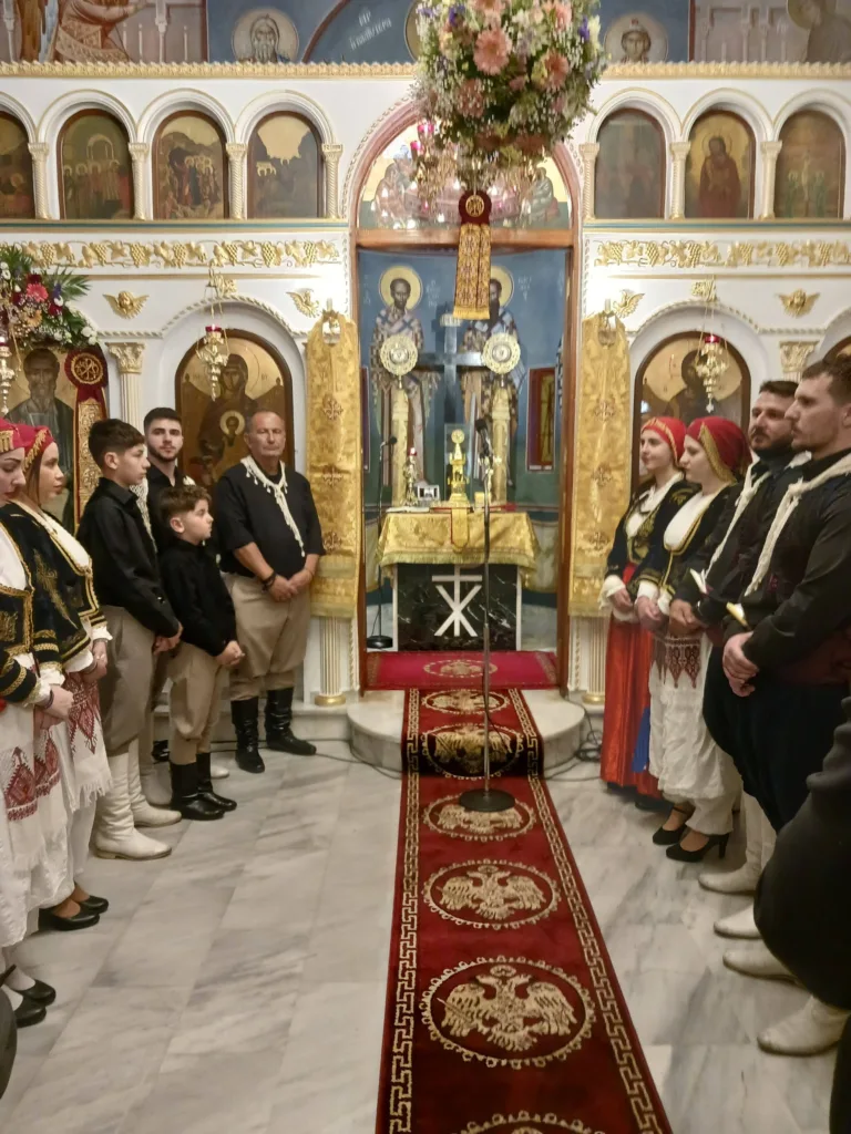 Περιφορά της εικόνας του Αγίου Νικοδήμου στο Ζαβλάνι Πατρών ΦΩΤΟ