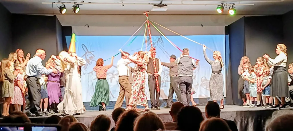 Θεατρικοχορευτικές παραστάσεις από τον Σύλλογο Τεμένης ΦΩΤΟ