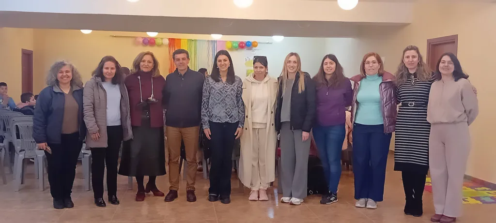 Η συγγραφέας-εκπαιδευτικός Αναστασία Ευσταθίου στο ΔΣ Φαρρών ΦΩΤΟ