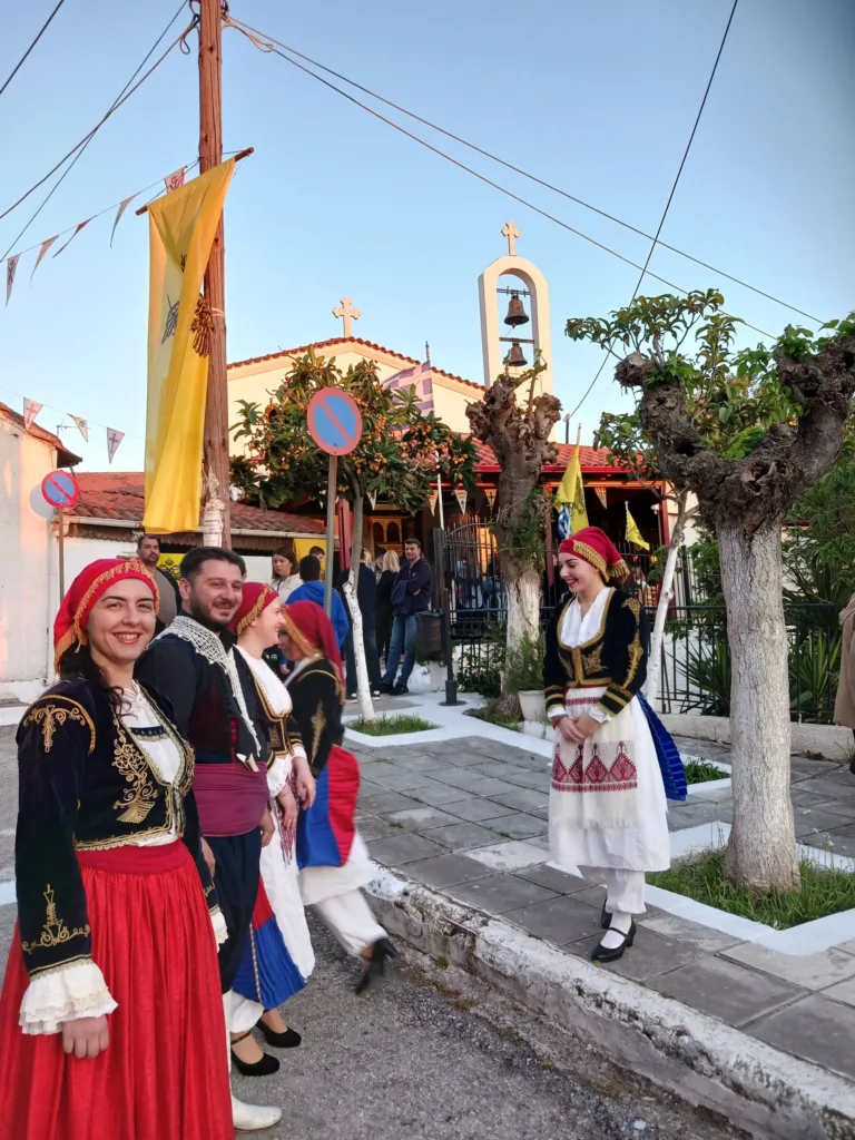 Περιφορά της εικόνας του Αγίου Νικοδήμου στο Ζαβλάνι Πατρών ΦΩΤΟ