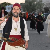 Το άγημα «Παναγιώτης Καρατζάς» Πάτρας στην απελευθέρωση της Ναυπάκτου ΦΩΤΟ