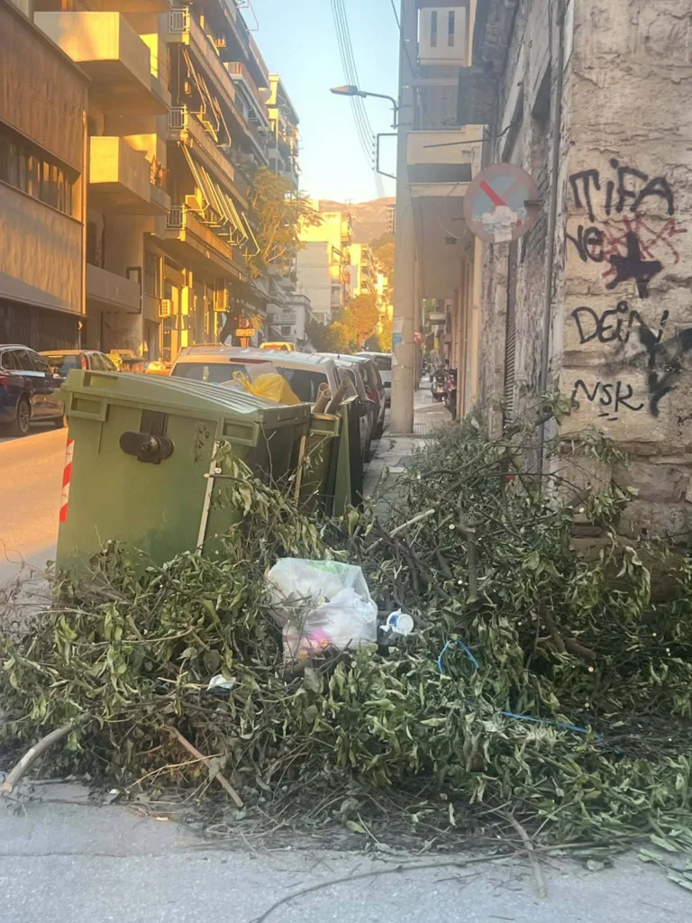 Πάτρα: Ιδού τα «βρώμικα» της πόλης σε κάθε γωνιά ΦΩΤΟ