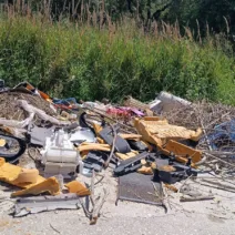 Μιντιλόγλι Πατρών: Σκουπίδια, σπίτια και μικρά παιδιά ΦΩΤΟ