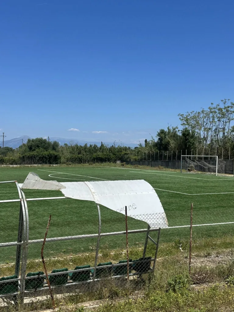 Κάτω Αχαΐα: Σπασμένο...το «Γήπεδο Σπάσματος» με ξηλώματα και ζημιές