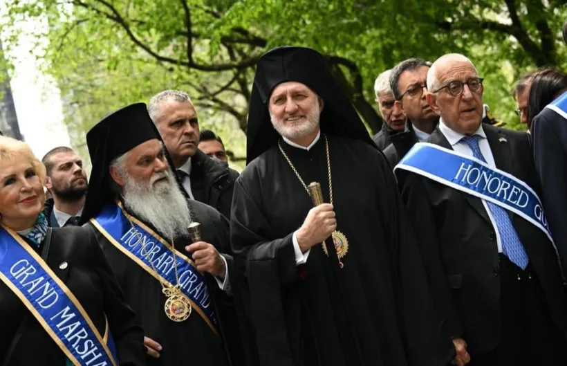 Με Ελπιδοφόρο και Κακλαμάνη ο Καλαβρύτων Ιερώνυμος στην 5η Λεωφόρο ΦΩΤΟ