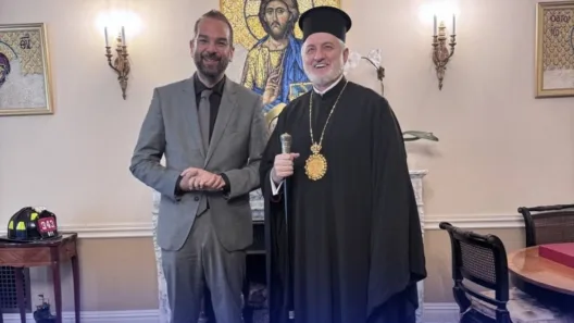 Πάτρα: Με «δώρα» της Δυτικής Ελλάδας στην Αμερική ο Φαρμάκης ΦΩΤΟ