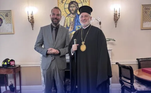 Πάτρα: Με «δώρα» της Δυτικής Ελλάδας στην Αμερική ο Φαρμάκης ΦΩΤΟ