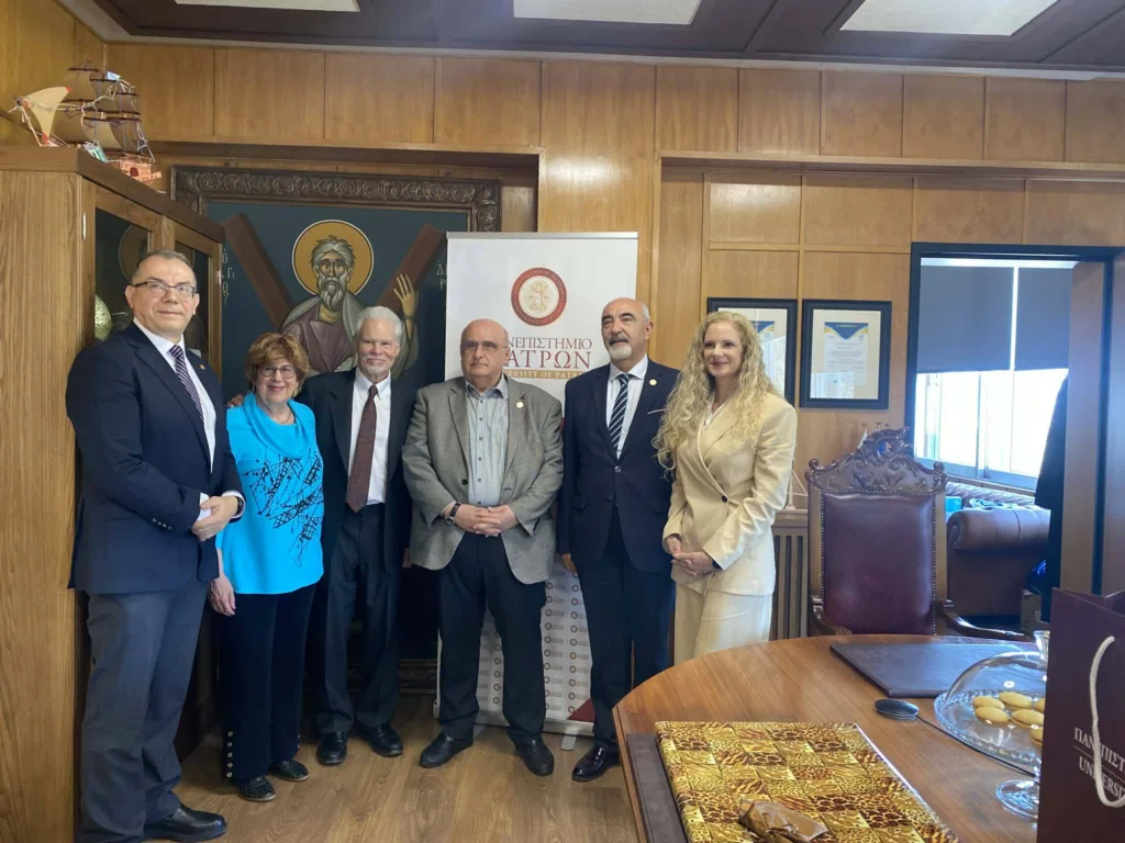 Το Πανεπιστήμιο Πατρών επιτιμοποίησε τον Dr. Glen Merlino ΦΩΤΟ