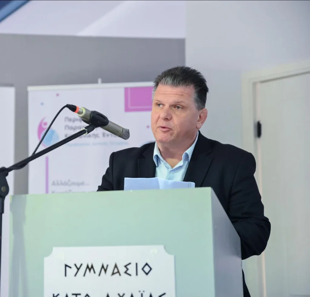 Η ημερίδα «Σχέσεις online: Διατηρώντας τα παιδιά συνδεδεμένα με τη ζωή» στην Κάτω Αχαΐα ΦΩΤΟ