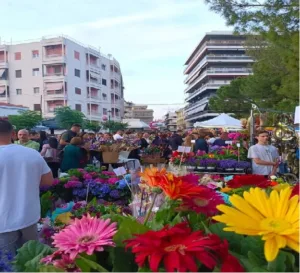 Η Πάτρα υποδέχεται το Μάη με λουλούδια και διασκέδαση σε δύο Πλατείες